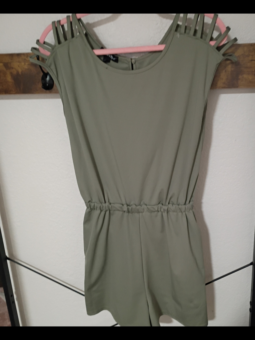 Sleeveless Olive Green Women's Romper with Elastic Waist Size S